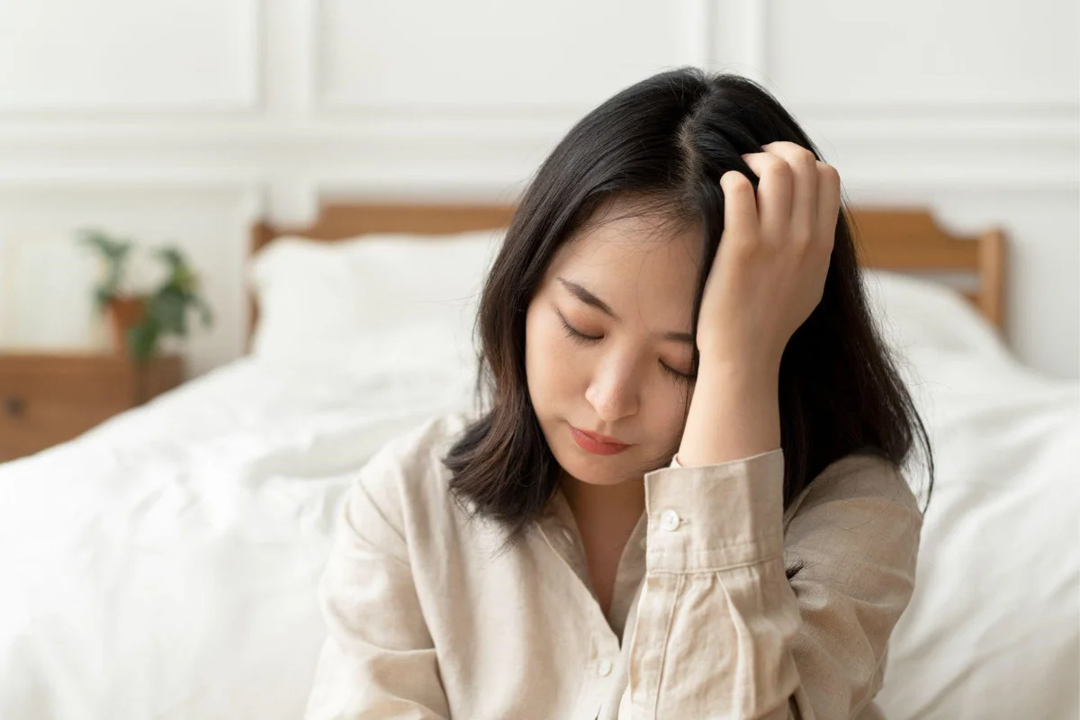 Phụ nữ bước vào thời kỳ tiền mãn kinh, mãn kinh nên sử dụng tinh dầu hoa anh thảo