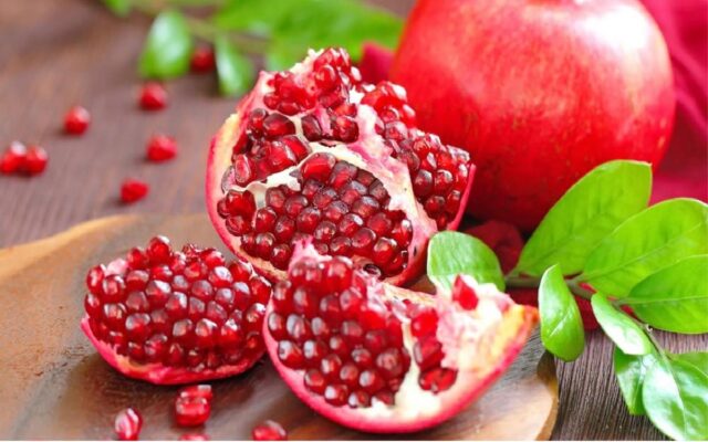 Lựu đỏ cô đặc trong Nước Hồng Sâm Collagen Lựu Đỏ Lựu đỏ