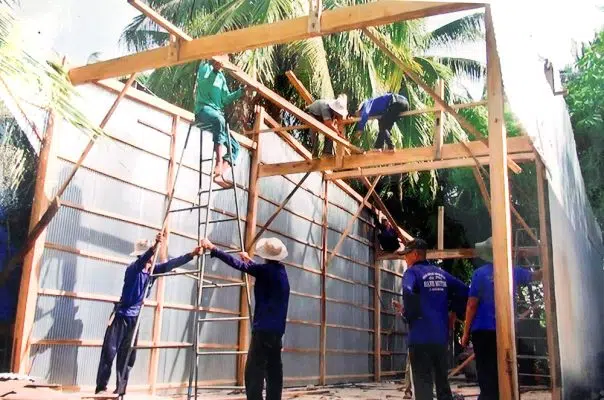 Xây dựng nhà tình thương, nhà tình nghĩa